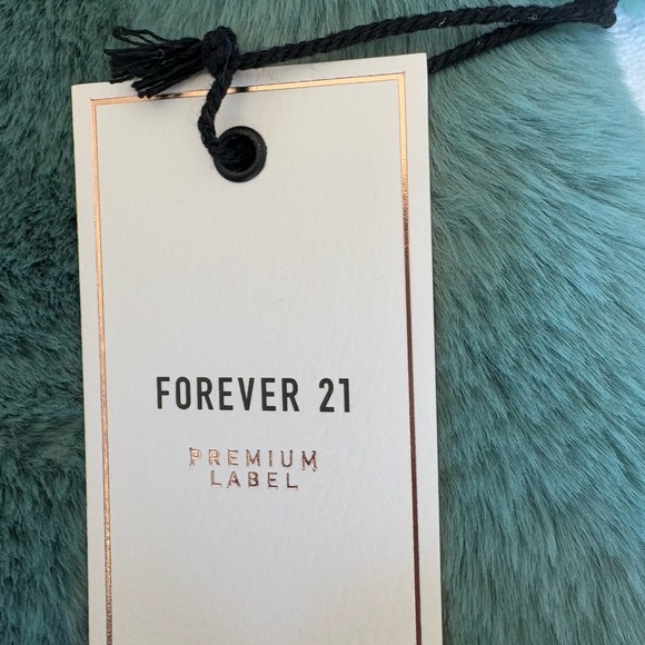 Forever 21 Premium Faux Fur Cropped Teddy Jacket Teal NWT Size M - Picture 5 of 9